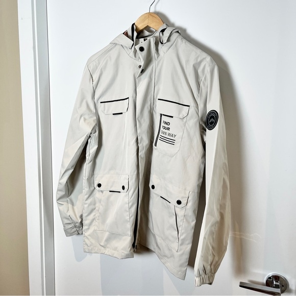 NWOT Khaki Hooded Cargo Windbreaker  “Find Your Own Way”  Men’s M  Gorpcore - Picture 3 of 16